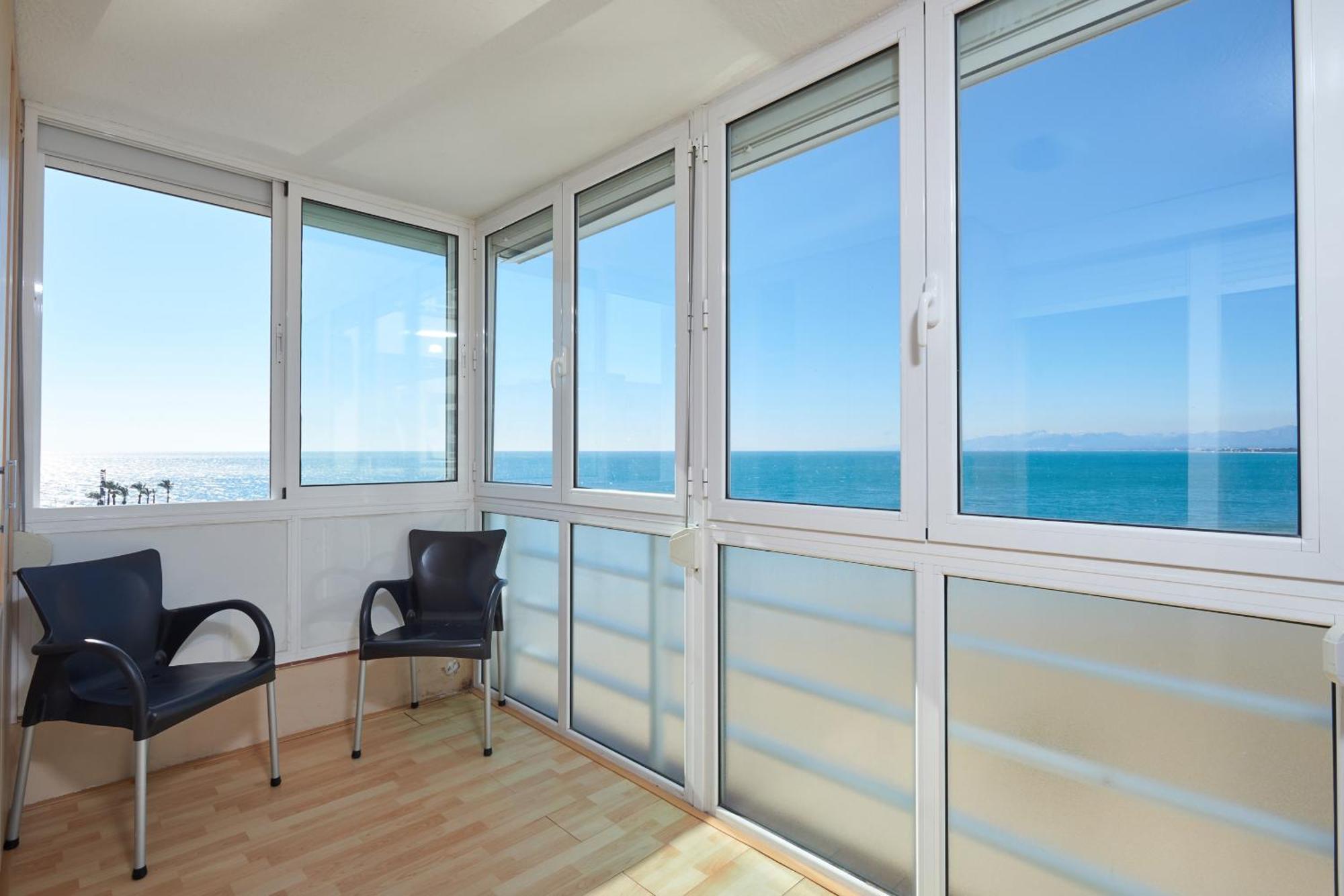 Differentflats Rubens Apartment Салоу Екстериор снимка
